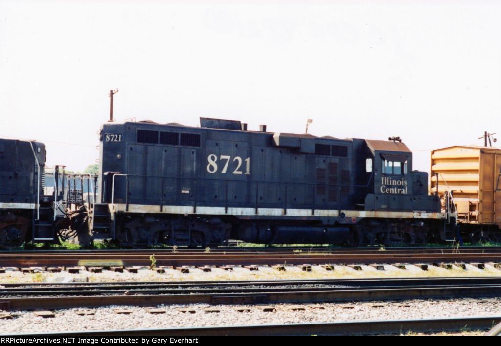 IC GP11 #8721 - Illinois Central